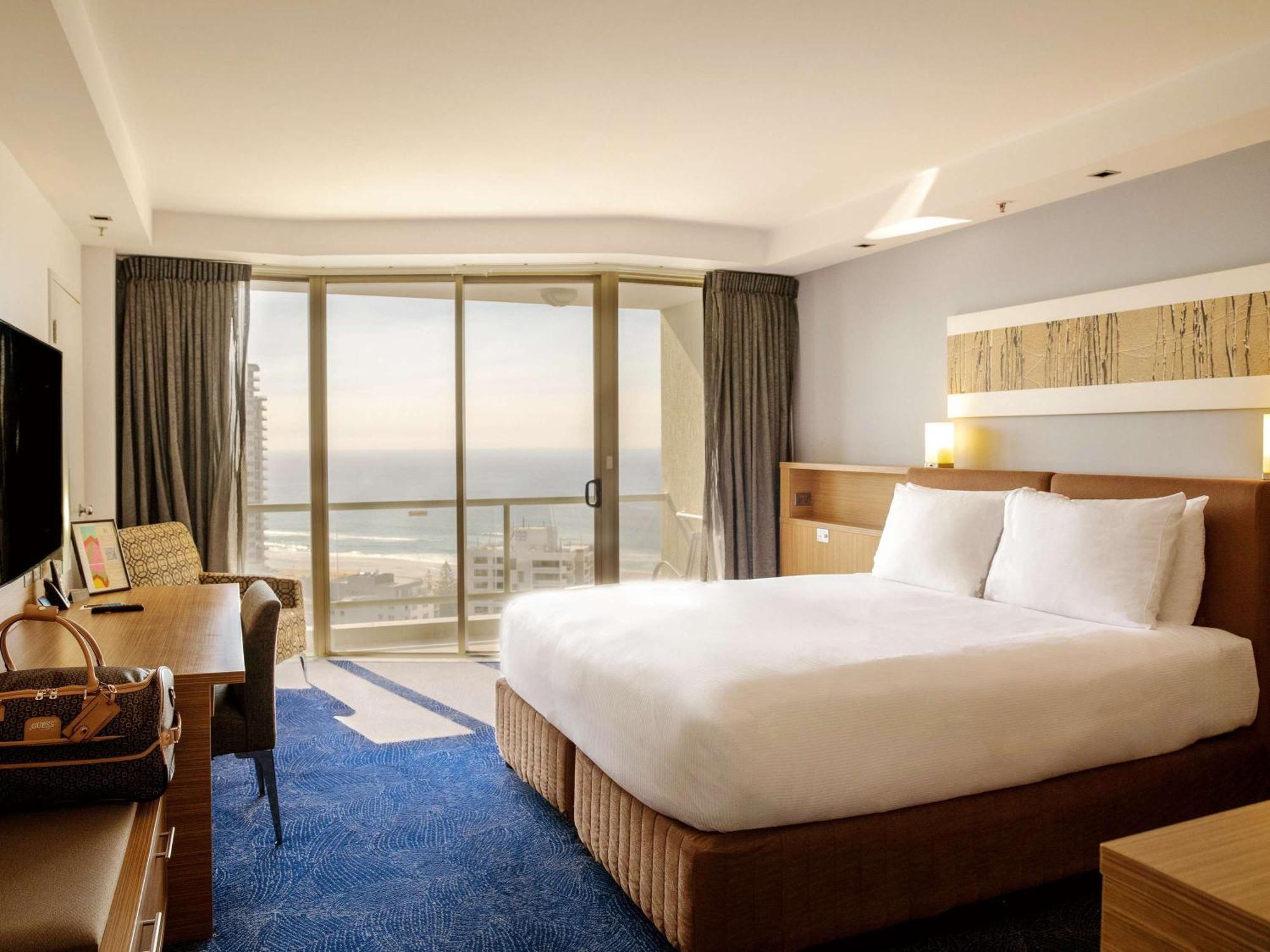 Sofitel Gold Coast Broadbeach Eksteriør bilde A guest room at Hilton Tel Aviv